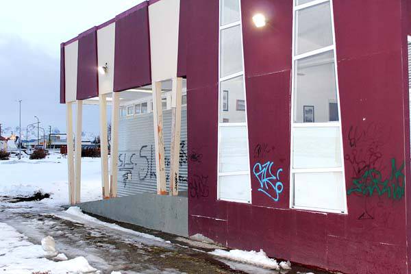 Niño, deja ya de joder con los graffitis