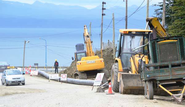 Comenzó el tendido de la red maestra de agua y cloaca en Andorra