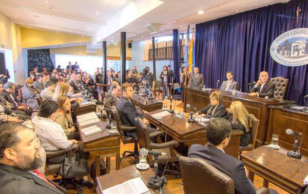 Sesión especial a 30 años del retorno a la democracia