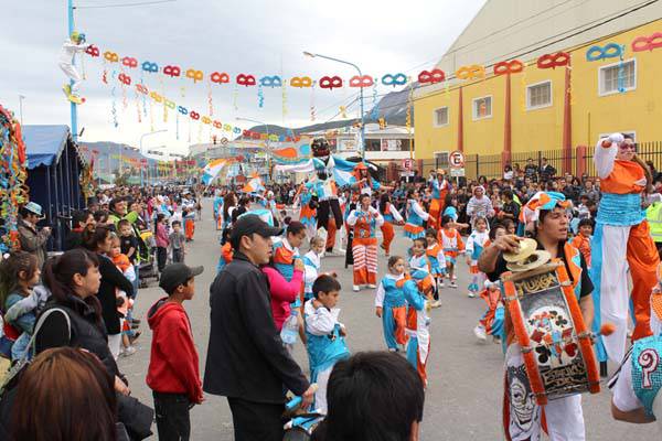 Masiva participación de la comunidad en los festejos por el carnaval