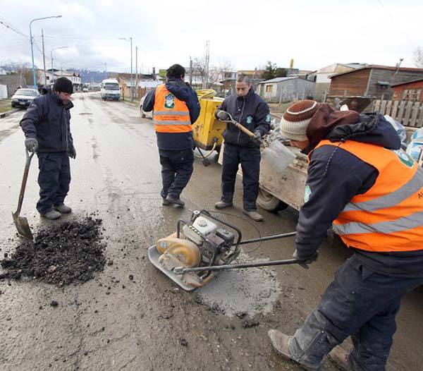 Bacheo de calles en Ushuaia