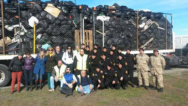 Recolectaron más de mil bolsas de basura