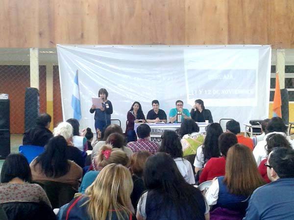 Docentes debaten aportes a la Ley de Educación