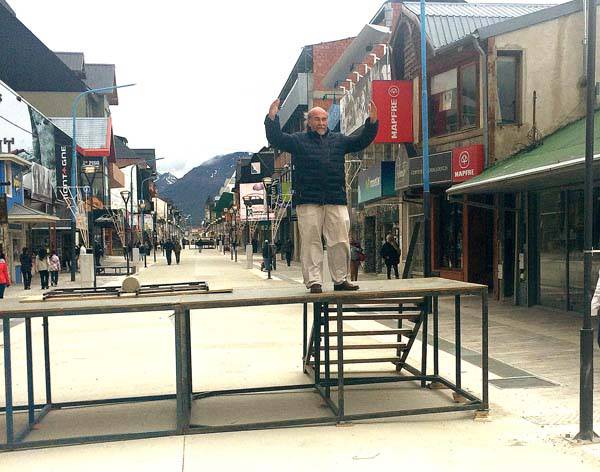 Escasa convocatoria en el lanzamiento de la candidatura de Héctor “El Peli” Bonvehi