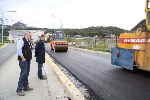 Sciurano recorrió obras de pavimentación