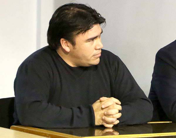 ABSUELTO POR MAYORÍA