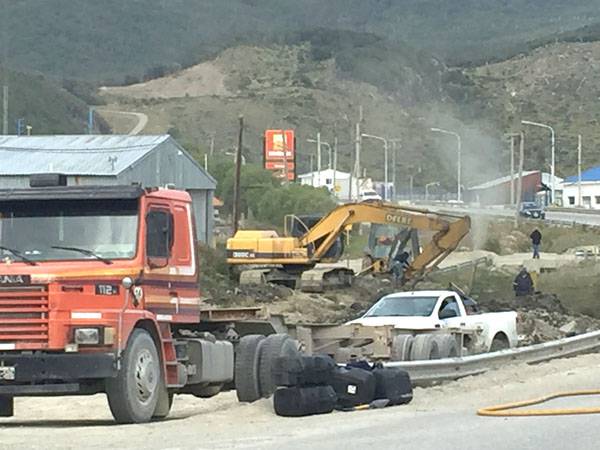 Retroexcavadora rompió el gasoducto y puso en vilo al sector norte de Ushuaia