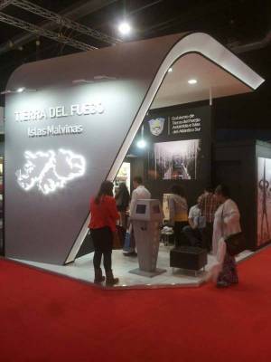 Empezó la Feria del Libro y Tierra del Fuego tiene su stand