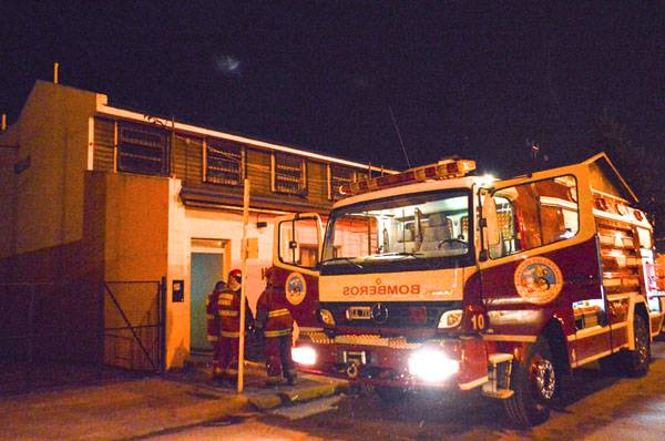 Un recluso incendió un colchón y se produjo graves quemaduras
