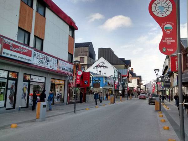 Menos países que columnas o alguien se olvidó un cartel 