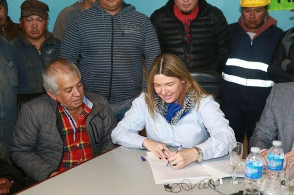 Gobierno construirá 86 viviendas más para trabajadores de la UOCRA