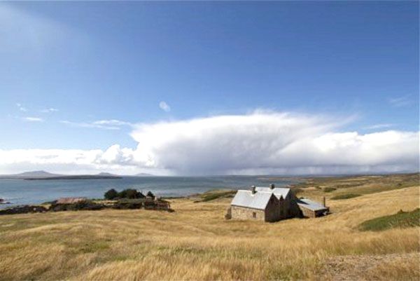 Arriba a las Malvinas una avanzada de la misión anglicana