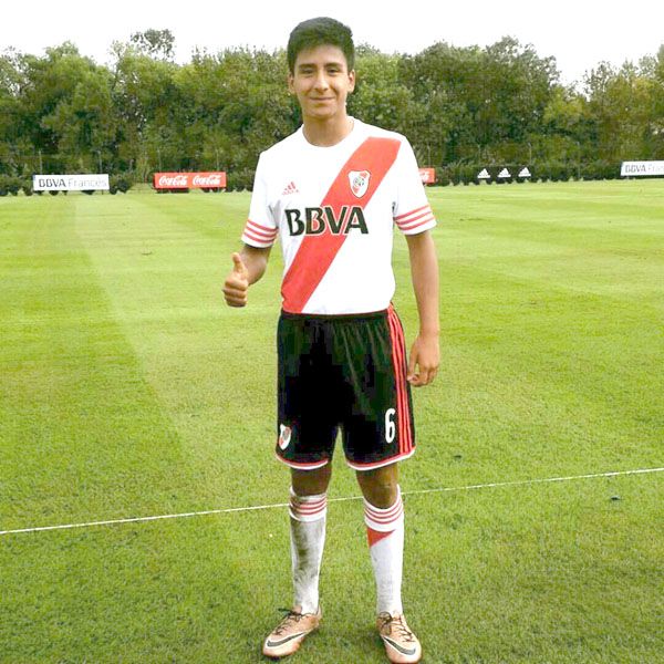 Qué par de negros...