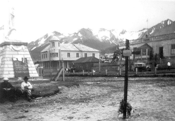 Juan María Gómez presenta su renuncia como gobernador