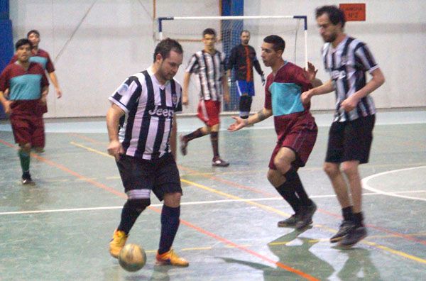 Nutrida actividad en el fútbol y el voley