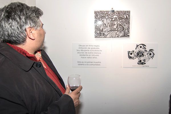 Se presenta la muestra de dibujos del artista Jorge Palacios