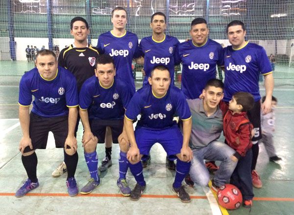 Campeón en vóley, finalistas para el fútbol