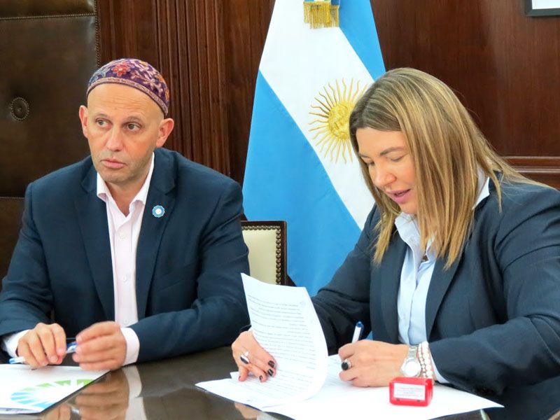 Bertone firmó convenio con Nación para el cuidado del medio ambiente