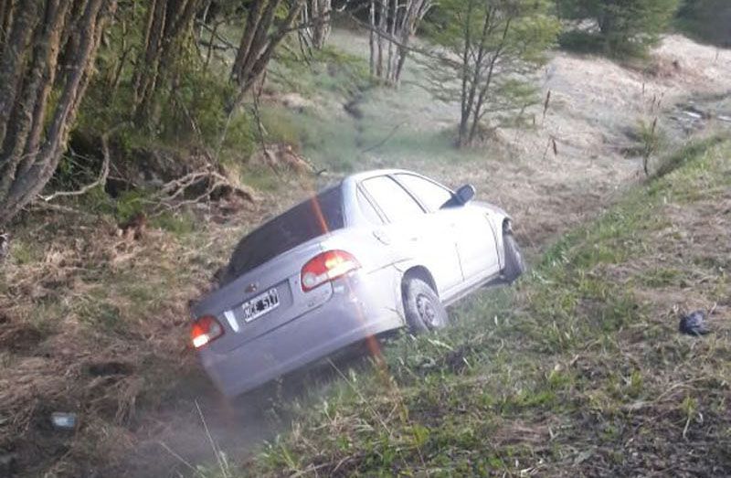 Impresionante despiste de un automóvil en la Ruta 3 