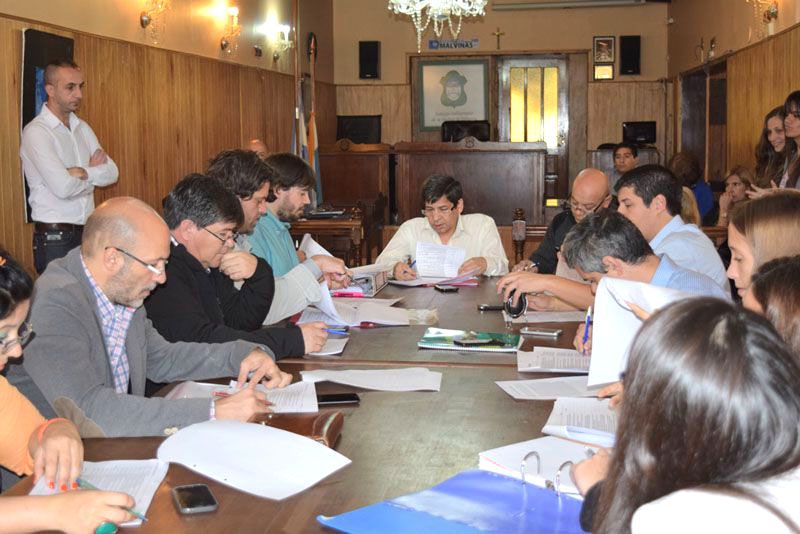 Comienza el análisis del presupuesto municipal 2017 en comisión de Hacienda