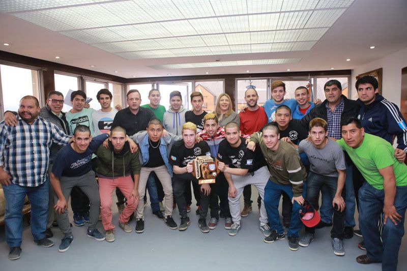  Brindan reconocimiento a la Selección Juvenil de Ushuaia campeona de Futsal