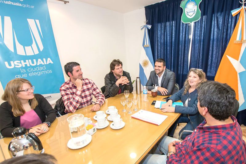 Vuoto se reunió con integrantes de la Asociación Motociclística de Ushuaia