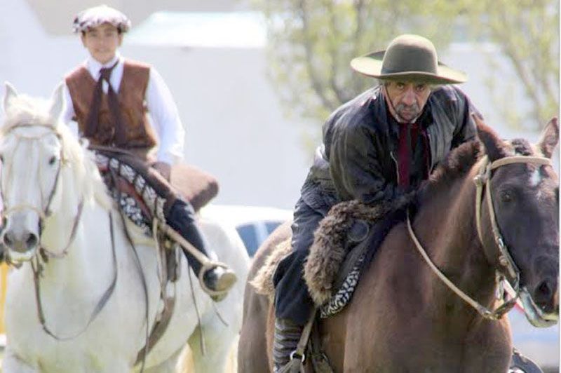 70 jinetes gauchos desfilarán por la ciudad en el Gran Desfile Criollo