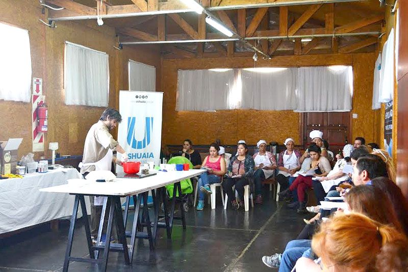 Comenzó la capacitación municipal en elaboración de pan dulce