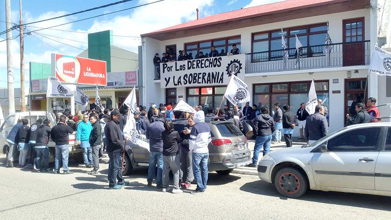UOM ocupó el edificio del Ministerio de Trabajo nacional