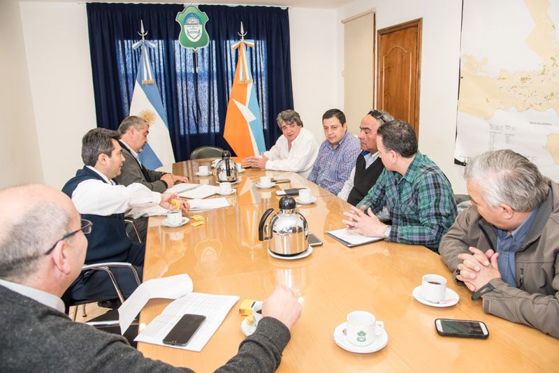 Referentes de taxis y remises garantizaron la prestación de servicios en Año Nuevo