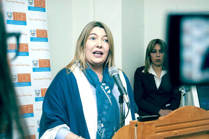 Bertone no descartó cambio de funcionarios 