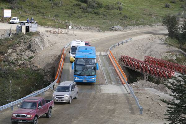 Después de 40 años reemplazan el puente del Río Pipo