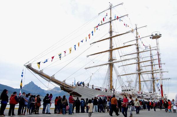 Casi 8 mil personas visitaron la Fragata Libertad