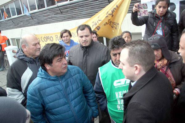 Gobierno recibe a los gremios pero avisó que no habrá derogación