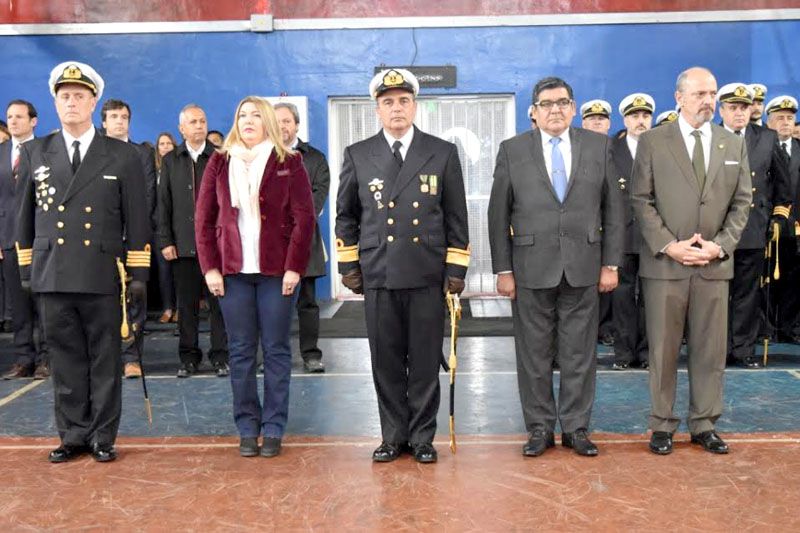 El nuevo Comandante del Área Naval Austral es el capitán de Navío