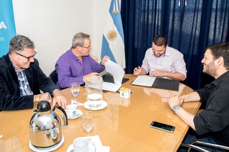 El Municipio firmó un convenio de padrinazgo de un espacio verde camino al Glaciar Martial