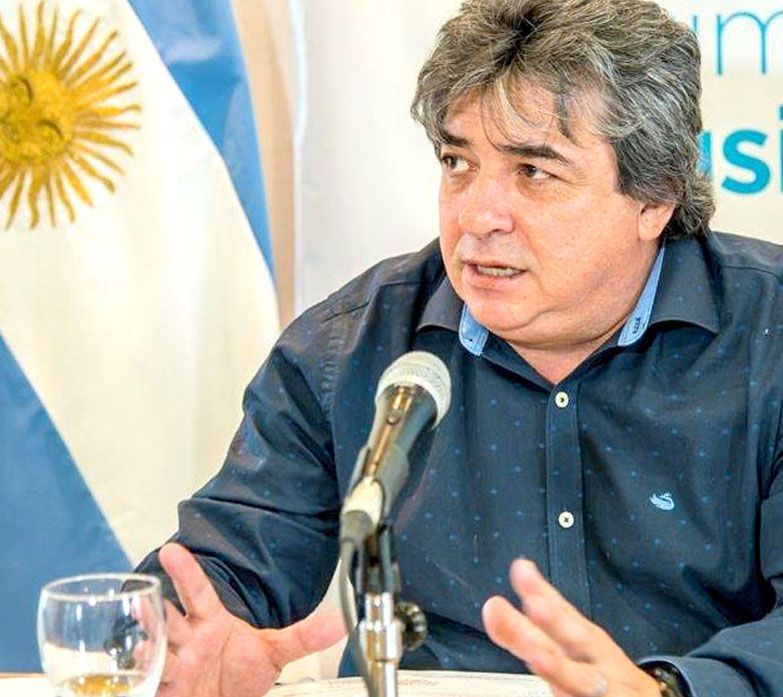 Becerra instó al diálogo al Gobierno para resolver conflictos 