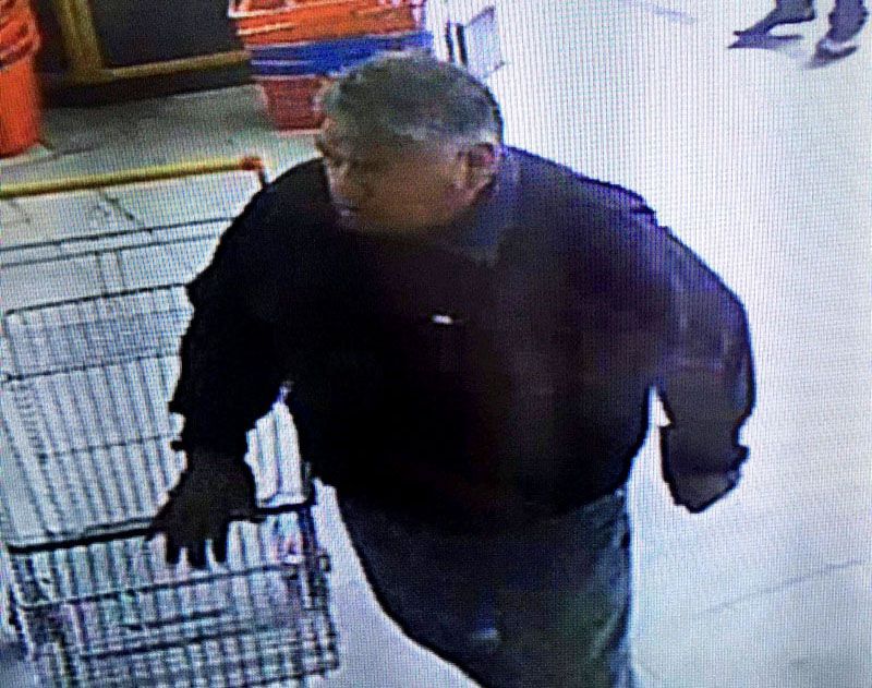 Maltrato animal: Intentan identificar a sujeto que encerró un gato dentro de un locker de supermercado