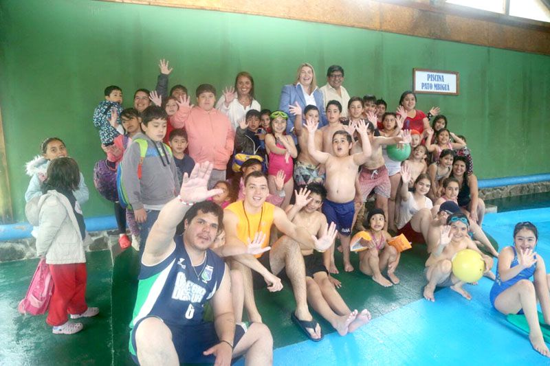 La Gobernadora visitó a los chicos de la colonia de Tolhuin