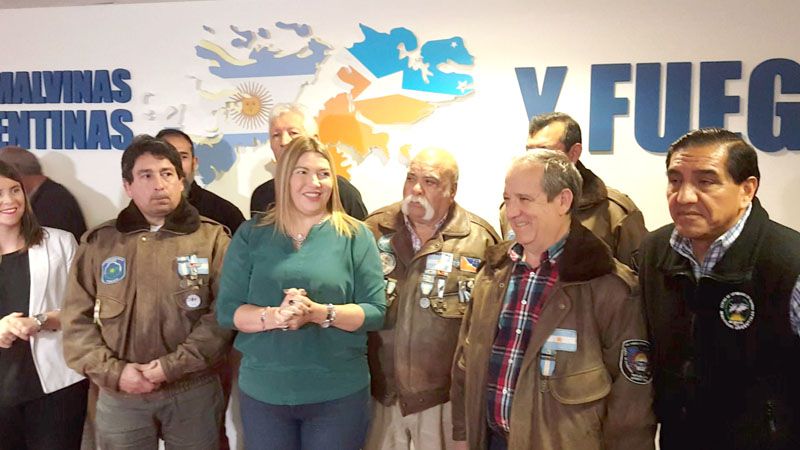 El Gobierno enviará un proyecto de enmienda constitucional a la Legislatura