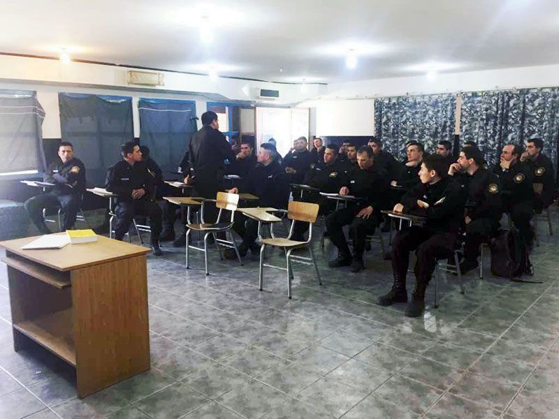 Capacitan a personal policial en materia de procedimientos y sobre la ley de Flagrancia