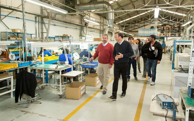 Caballero visitó fábricas electrónicas y Pymes de Río Grande
