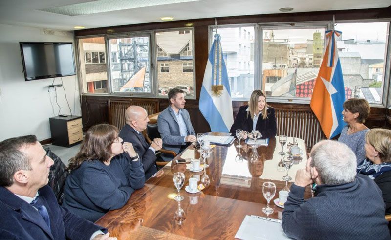 Bertone recibió a la Asociación Cooperadora "De Corazón a Corazón"