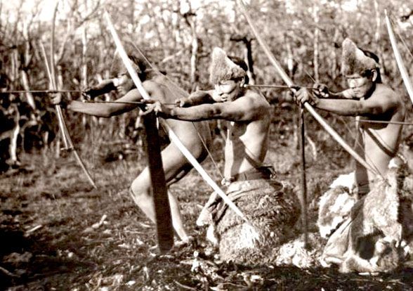 Los selk´nam procuran obtener armas de fuego para resistir