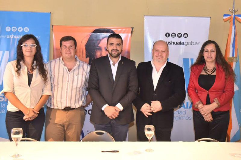 El Municipio firmó convenios con asociaciones para capacitar a mujeres 