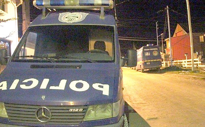 Sustraen una motocicleta del exterior de una vivienda