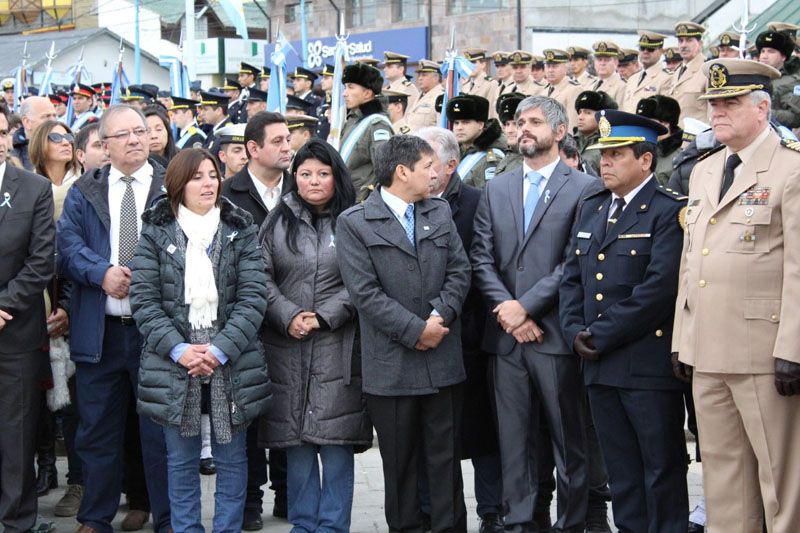 Romano participó de la vigilia y el acto por el Día del Veterano y los Caídos