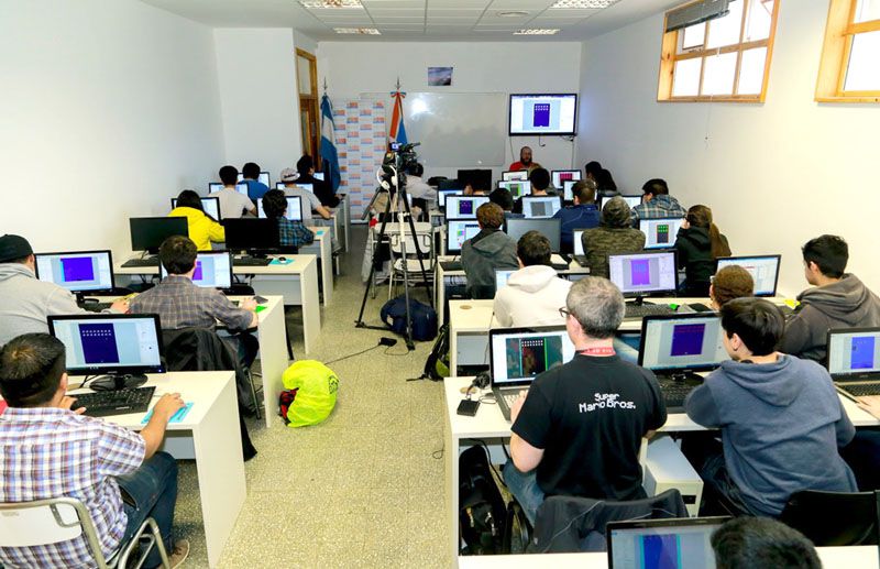 Se realizaron talleres de diseño y desarrollo de videojuegos