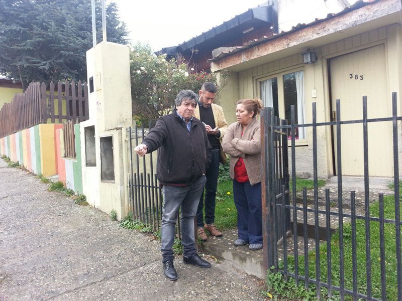 Becerra evaluó junto a vecinos los avances en la pavimentación de calle Perón