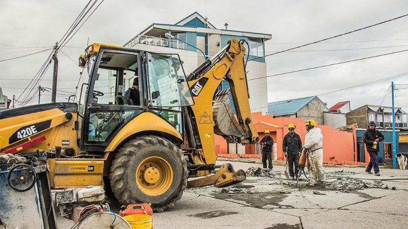 Avanza la repavimentación de calle Gobernador Paz